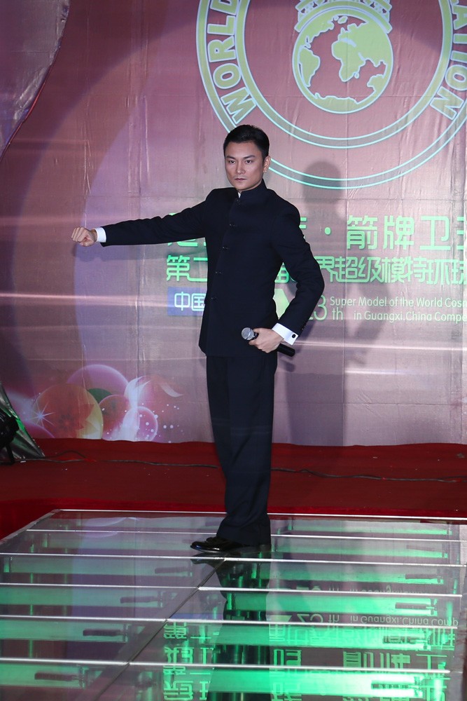 Tại đêm bán kết lần này, với sự xuất hiện của nghệ sĩ Cam Lạc Phàm với màn biểu diễn “nhái” phong cách của Thiên vương đẹp trai nhất Trung Quốc Lưu Đức Hoa cũng đã nhận được nhiều sự quan tâm của khán giả.